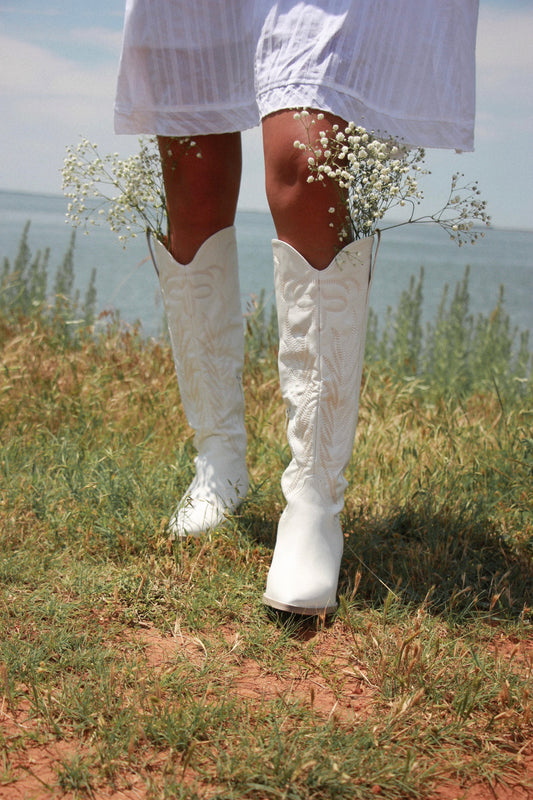 Saddle Dust Embroidered Boots